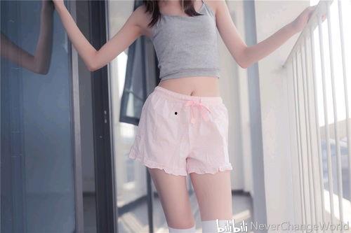 騰訊福利白色絲襪美女,騰訊福利美女生動(dòng)演繹時(shí)尚魅力