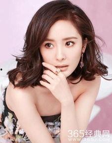 鄭女明星,璀璨星途，閃耀舞臺(tái)